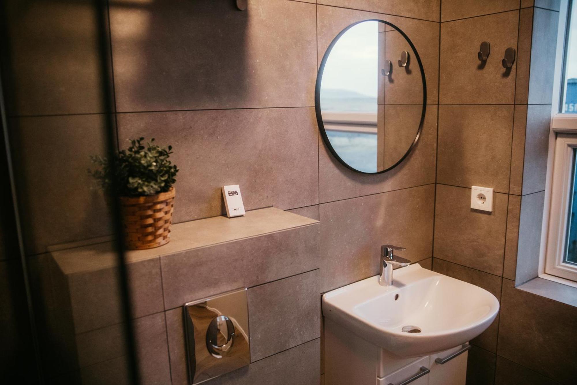 The Hvita Inn By Ourhotels Bær Bagian luar foto